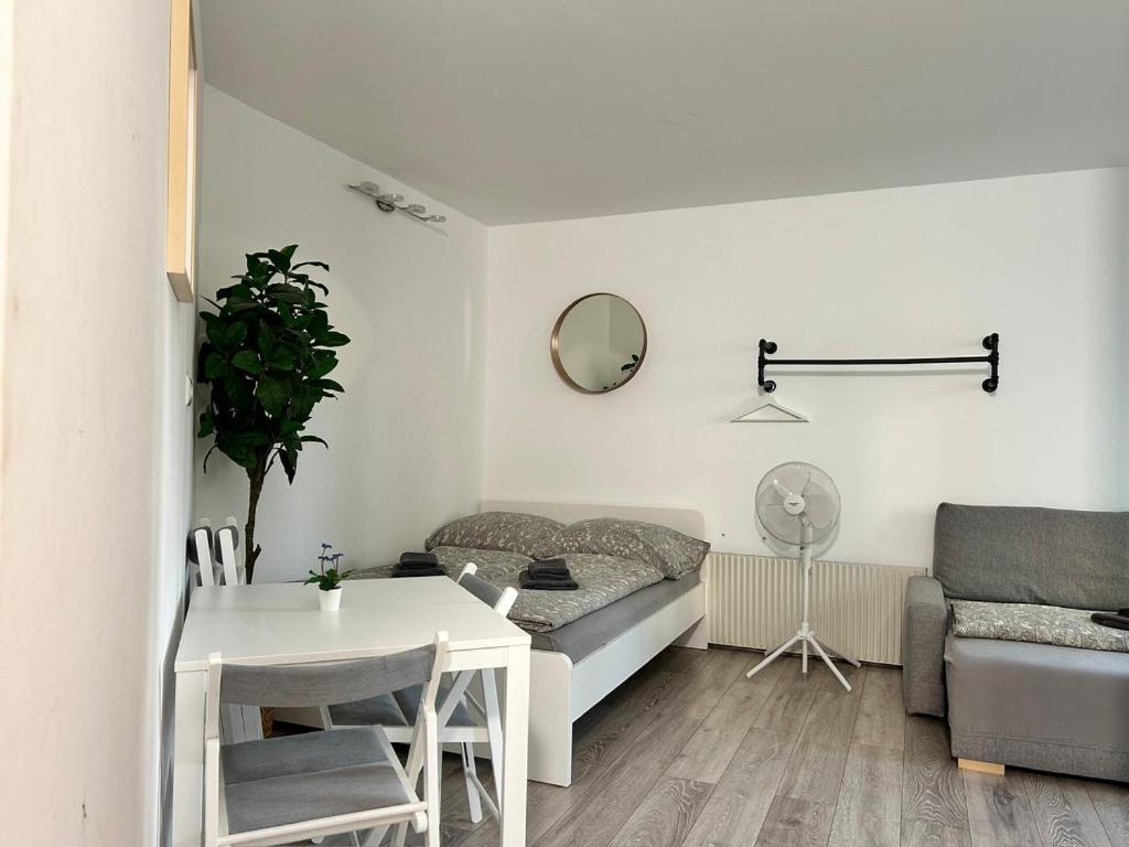Prime Suites Near Schoenbrunn Castle Wenen Buitenkant foto